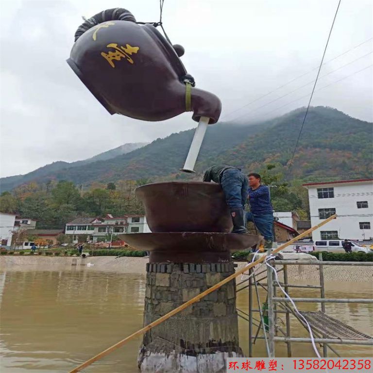 安徽玻璃鋼天壺雕塑案例，池塘水景流水壺7