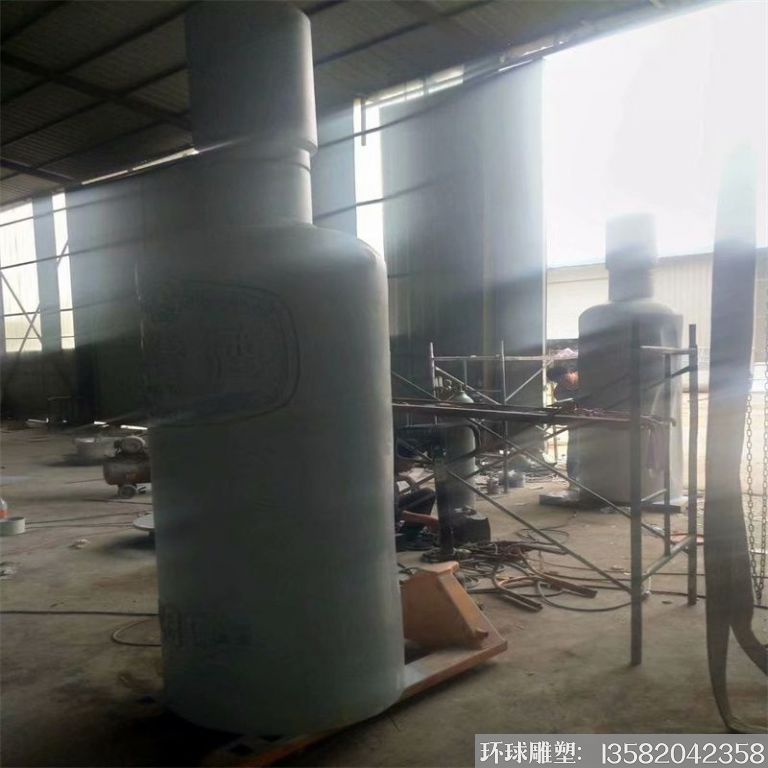 不銹鋼叢臺酒瓶雕塑4