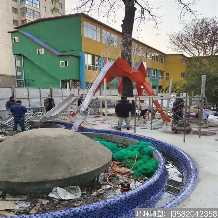 游樂場不銹鋼滑梯景觀裝飾3